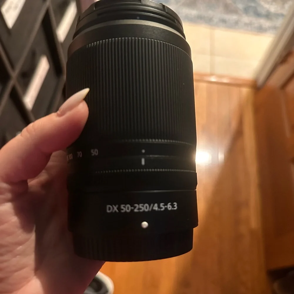 Nikon DX 50-250mm f/4.5-6.3 Black Lens